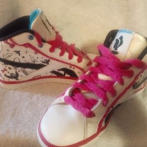 Girls Reebok Disney Cinderella sneakers size 1